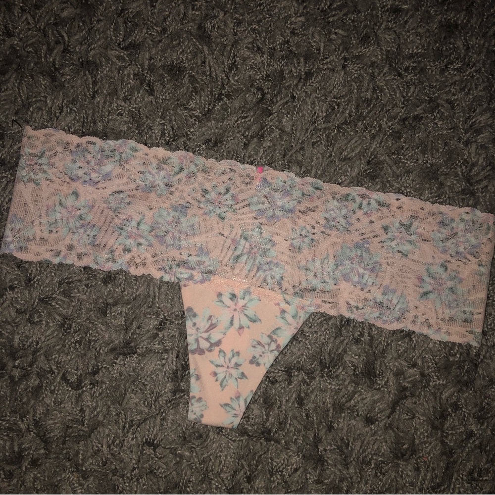 2017 Victoria’s Secret PINK Thong, Size M, New With Tags